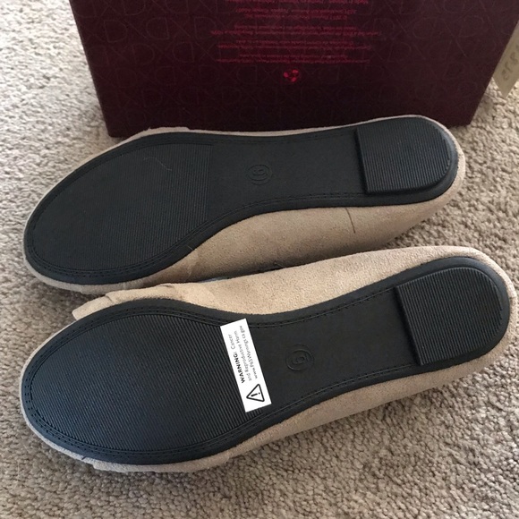 Women’s Suede Tan Flats size 6 - Picture 4 of 6